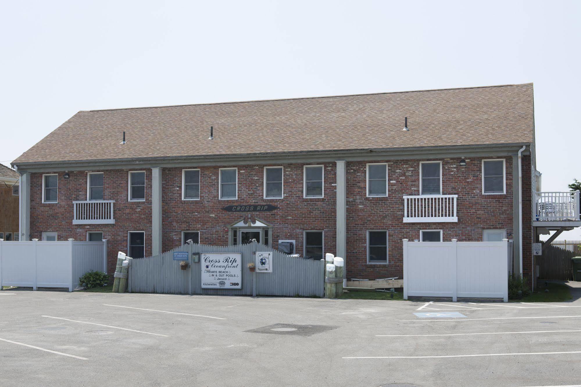 The Corsair & Cross Rip Oceanfront Motel Dennisport Exterior photo