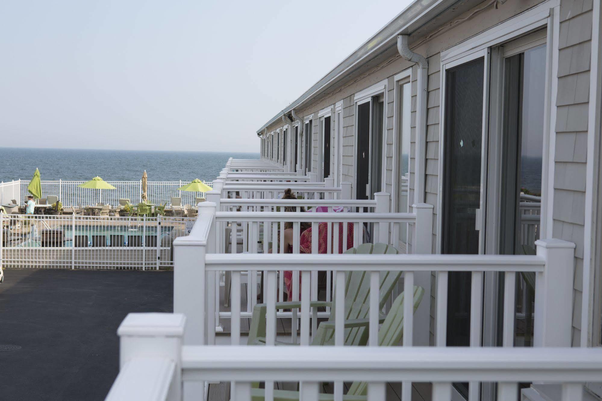 The Corsair & Cross Rip Oceanfront Motel Dennisport Exterior photo